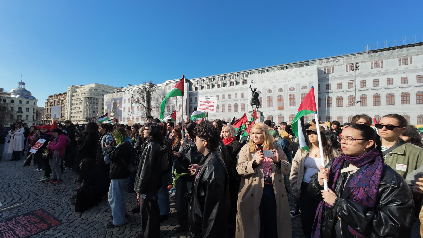 Protest in Piata Universitatii de 8 martie pentru drepturile femeilor
