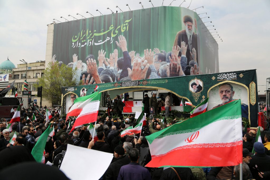 Razboi in Orientul Mijlociu ziua 13 Stramtoarea Hormuz devine noul epicentru al conflictului in urma atacurilor asupra navelor si a interventiei SUA Hezbollah si Iran au realizat primul atac coordonat asupra Israelului