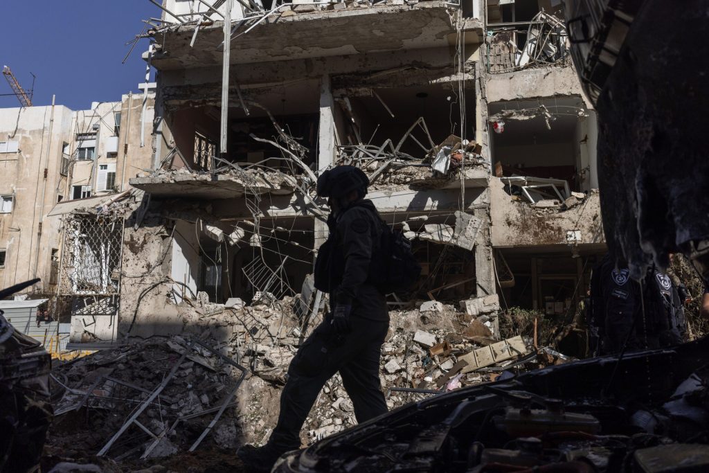 Razboiul din Orientul Mijlociu ziua 29 Rebelii houthi ataca Israelul pentru prima data Noi soldati israelieni raniti in sudul Libanului SUA si Irak anunta consolidarea cooperarii
