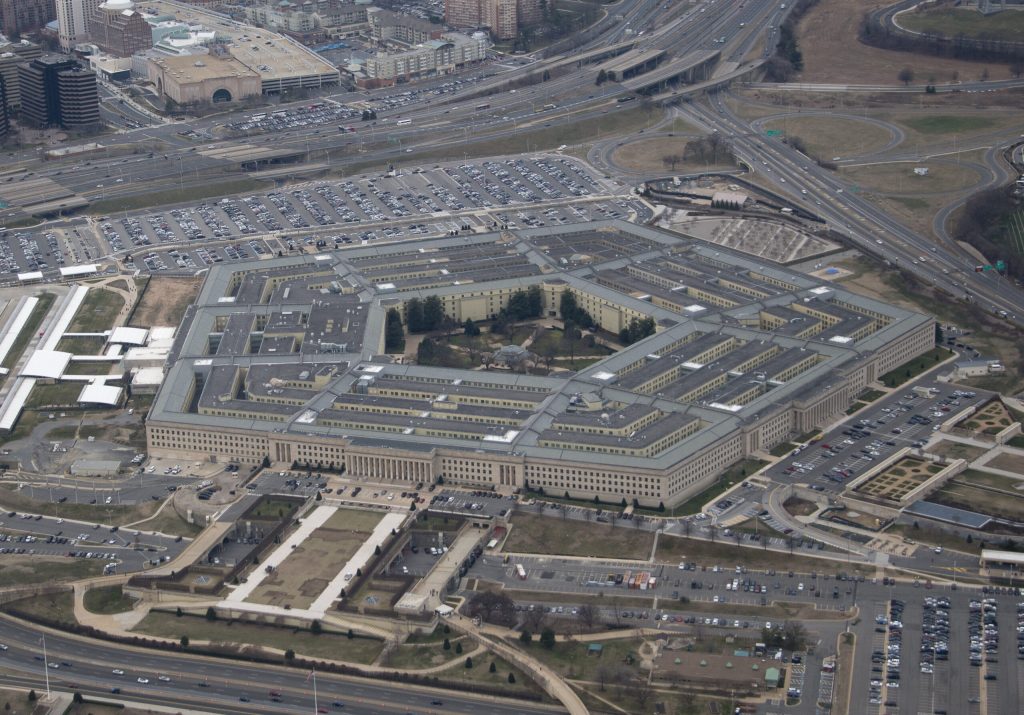 Sefaa diviziei hardware de la OpenAI isi da demisia dupa controversatul contract cu Pentagonul Folosirea fortei letale fara autorizatie umana ar fi trebuit sa fie discutata mai pe larg
