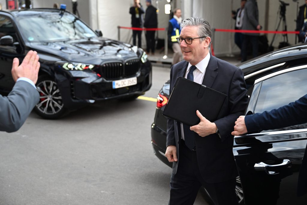 Starmer a refuzat dar apoi si a reconsiderat pozitia Bazele britanice disponibile pentru atacurile SUA impotriva Iranului