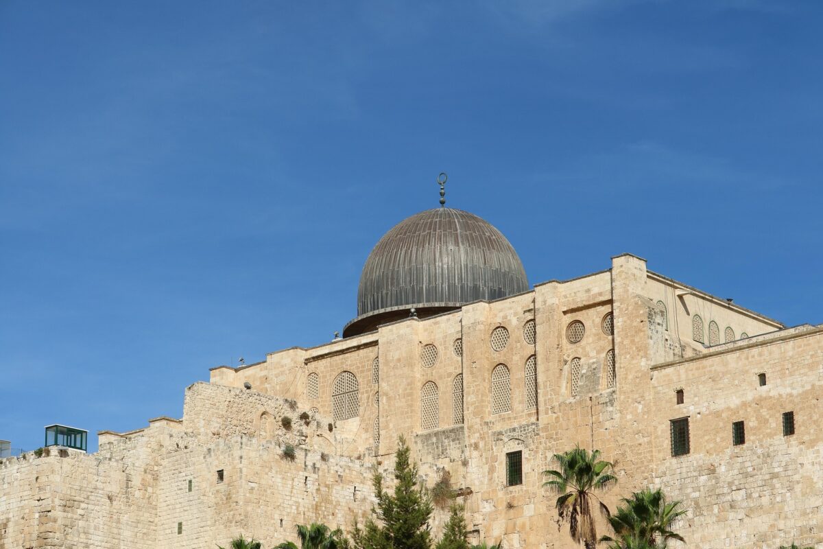 Tensiune mare la Ierusalim Autoritatile israeliene au inchis o moschee renumita in plena sarbatoare