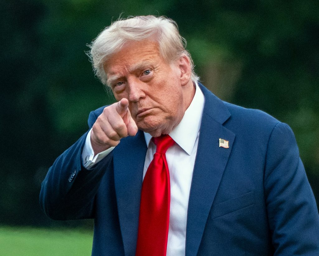 Trump sustine ca armata americana se misca liber in jurul Iranului si ca nu caut un armistitiu