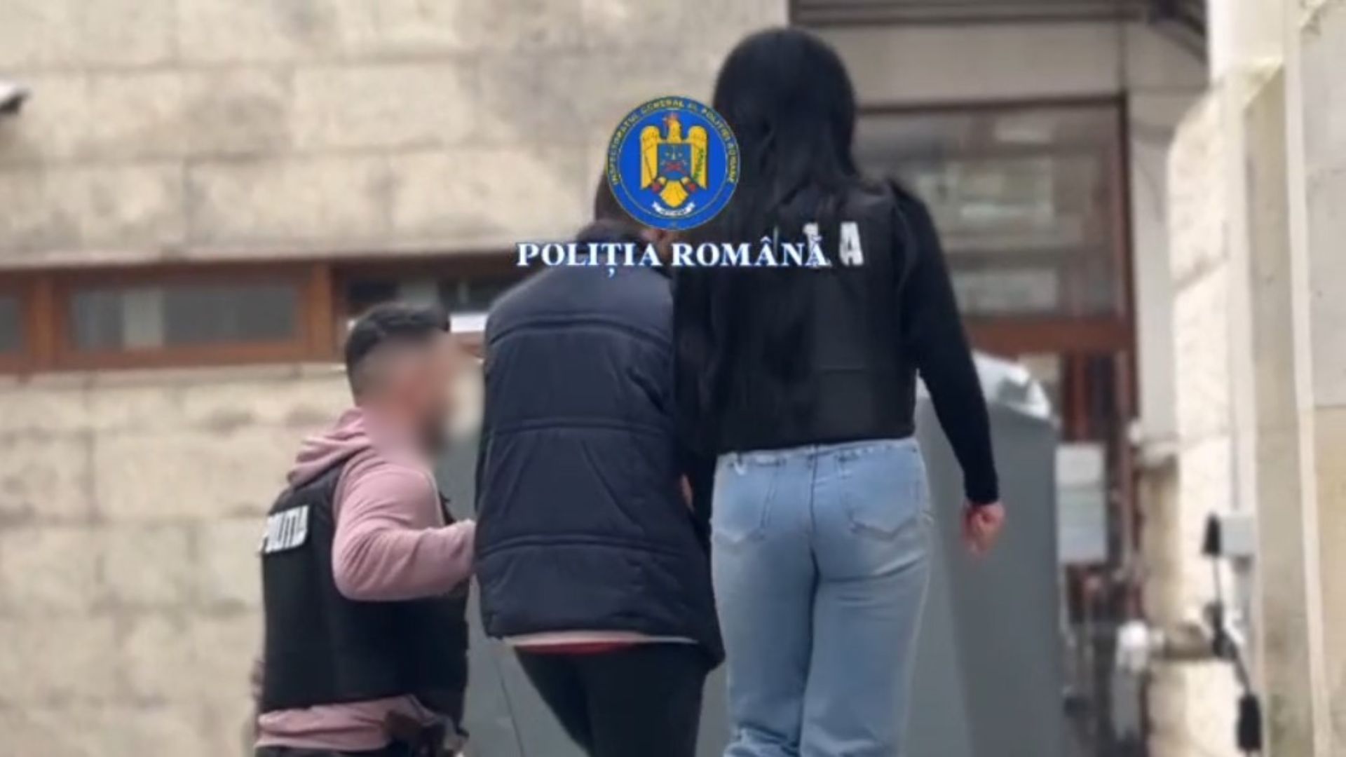 Un clujean si o adolescenta de 15 ani au facut mai multe furturi intr un magazin din Floresti Ultimul furt s a terminat cu ghinion