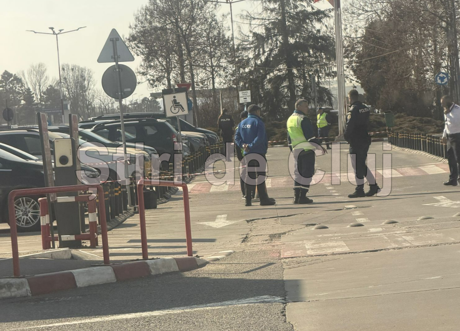 alerta recenta la aeroportul cluj o valiza a starnit ingrijorarea autoritatiilor zona a fost securizata imagini de la fata locului