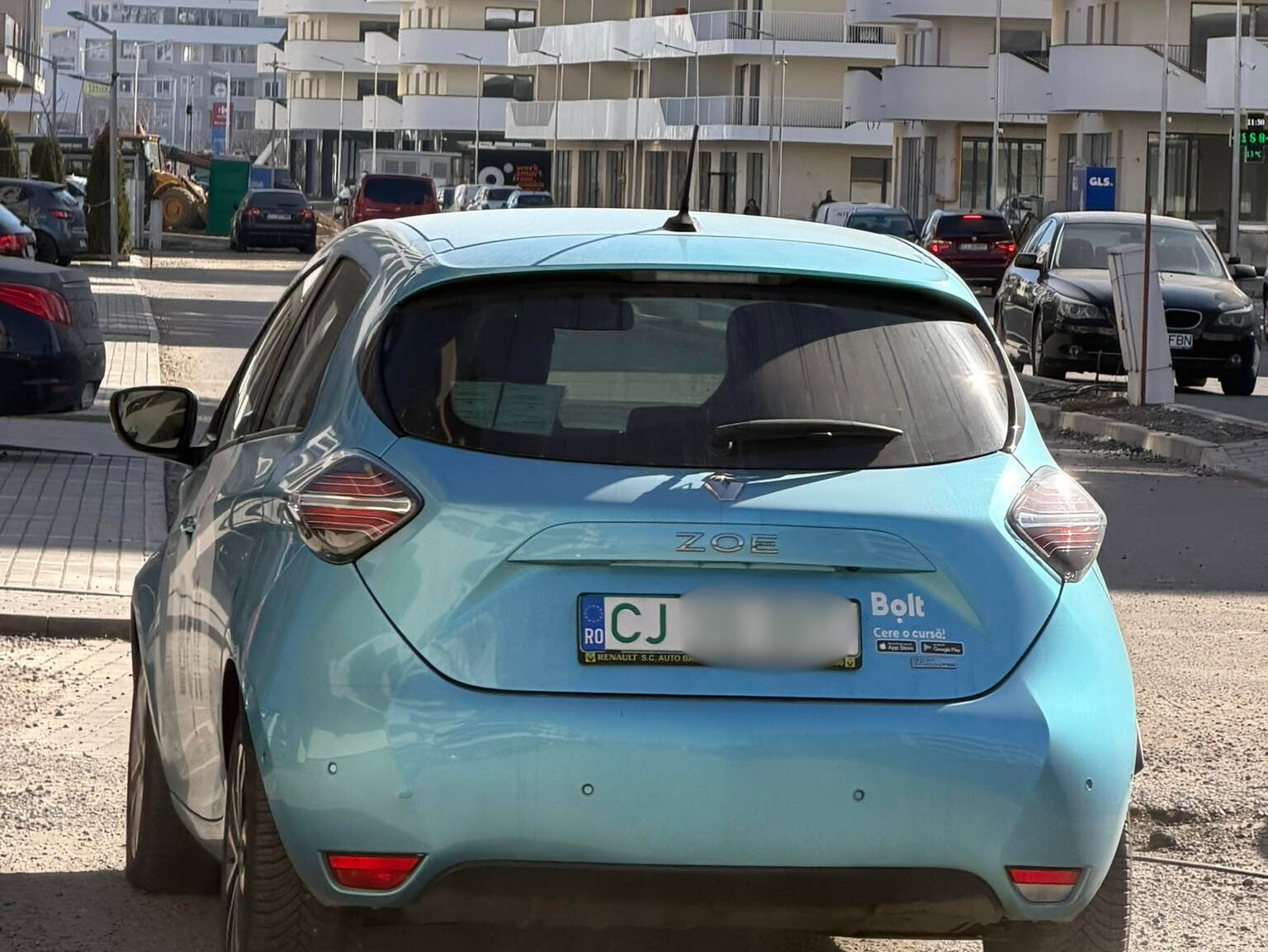 nesimtire cresa in trafic la cluj comportamentul agresiv al unui sofer bolt a pus in pericol un copil in carucior a aruncat cu pietre de pe strada