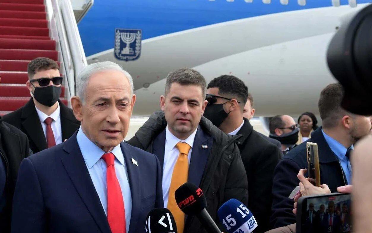 scandal in guvernul israelian consilierul lui netanyahu a atacat colegii de partid numindu i babuini si retardati ce pareri a exprimat despre gentile sotiei premierului si despre ceilalti membri ai cabinetului