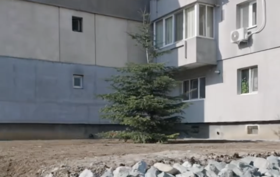 video o comuna din cluj renunta la beton primaria a demarat transformarea spatiilor neamenajate dintre blocuri in parcuri si zone verzi pentru comunitate