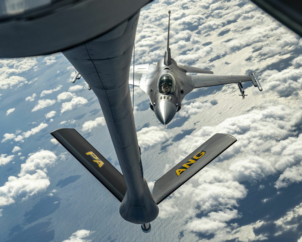 Al doilea membru al echipajului avionului doborat de Iran este in continuare disparut