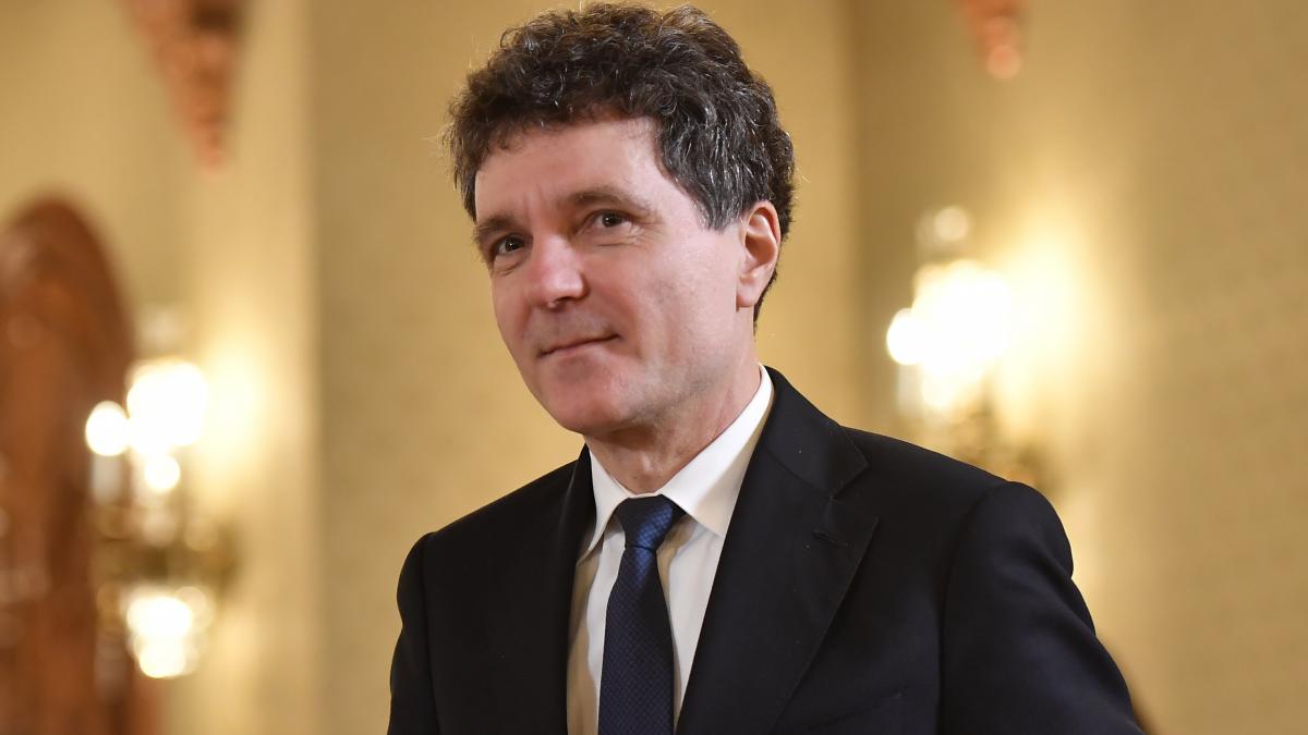 Barbatul care l a amenintat cu moartea pe Nicusor Dan a fost audiat printr un apel video El sustine ca