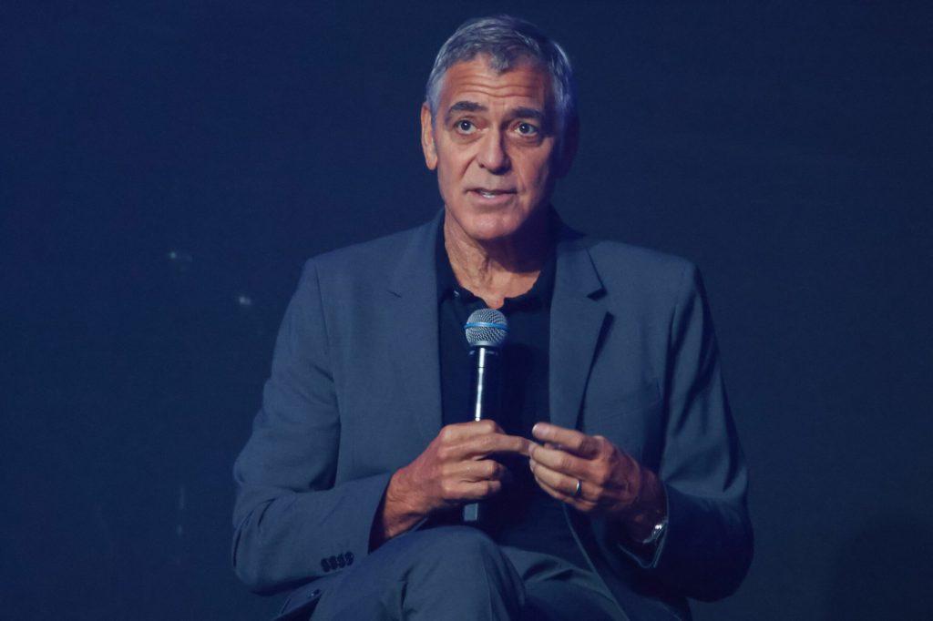 Casa Alba il critica pe George Clooney pentru comentariile sale despre Trump legat de Iran