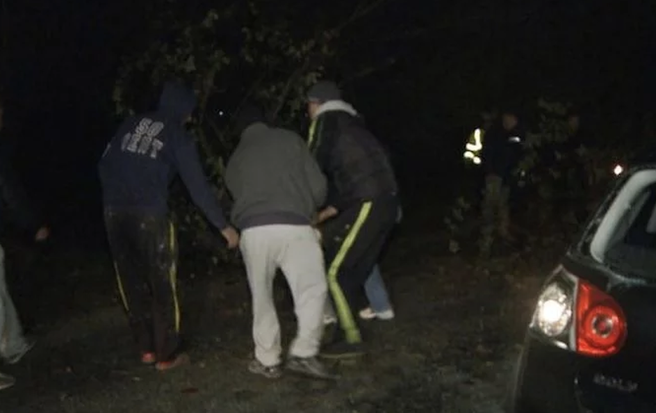 Clujenii nu mai pot dormi Zeci de tineri fac zgomot in fiecare noapte Striga si injura trecatorii pe strada