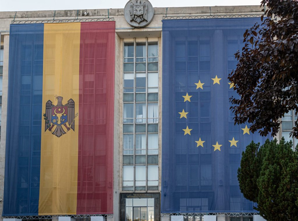 Decizie istorica adoptata in Parlamentul de la Chisinau Republica Moldova paraseste Comunitatea Statelor Independente