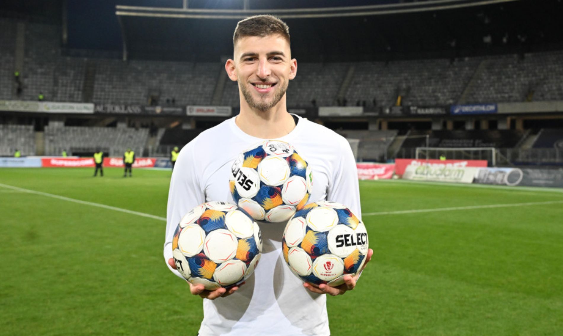 Derby cu o miza imensa la Cluj Jovo Lukic pregatit pentru revansa impotriva Craiovei Daca voi marca voi sarbatori golul Cine castiga devine favorita la titlu