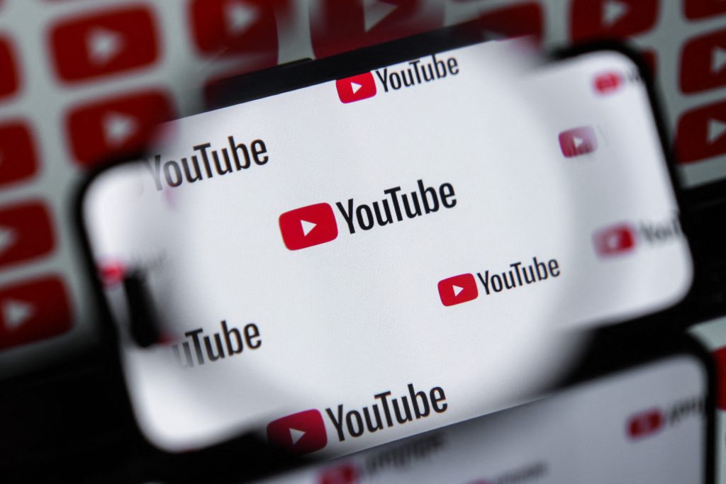 Grupurile de sustinere cer YouTube sa protejeze copiii de videoclipurile create de inteligenta artificiala