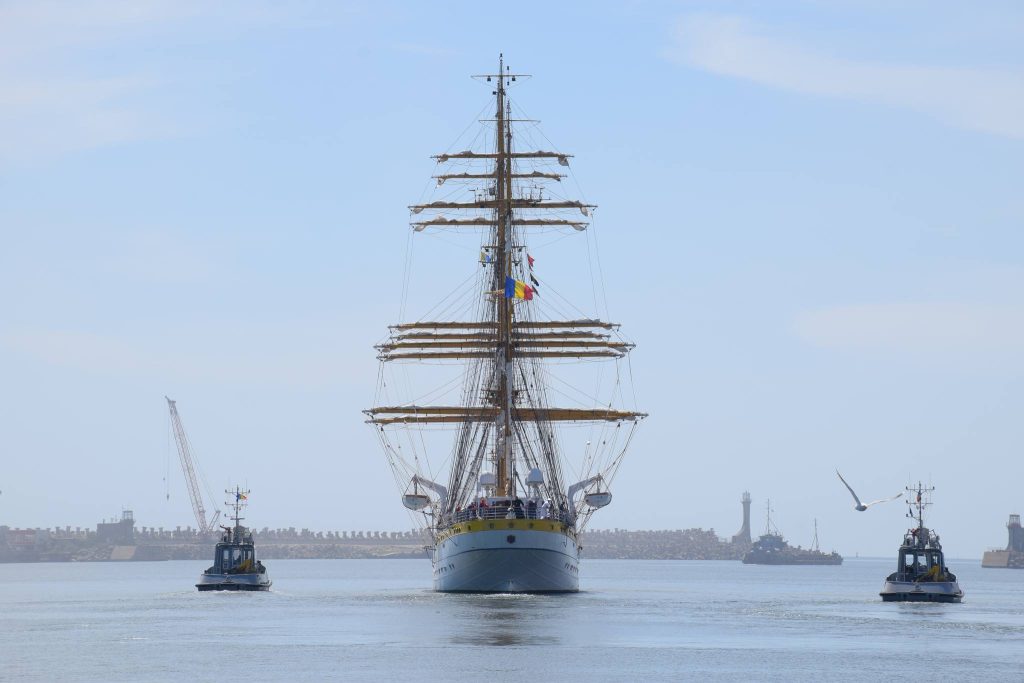 Nava scoala Mircea va ramane 5 luni in portul militar Constanta pentru a participa la un mars international