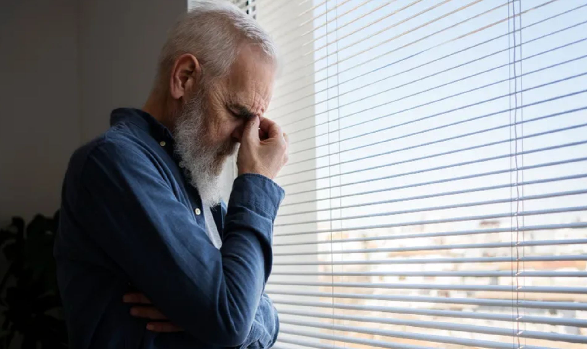 Pensionarii din Cluj ii aduc reprosuri lui Ilie Bolojan Guvernul a hotarat ca ajutorul de Pasti sa fie transferat pe carduri abia in luna mai Ce ne vom hrani noi