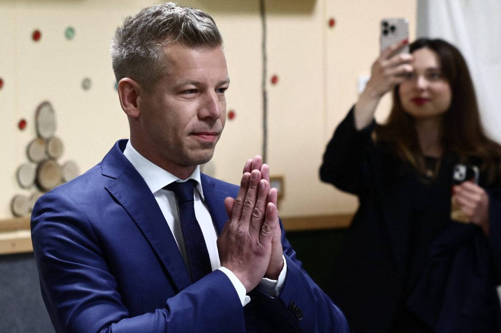 Peter Magyar cere demisia marionetelor lui Orban