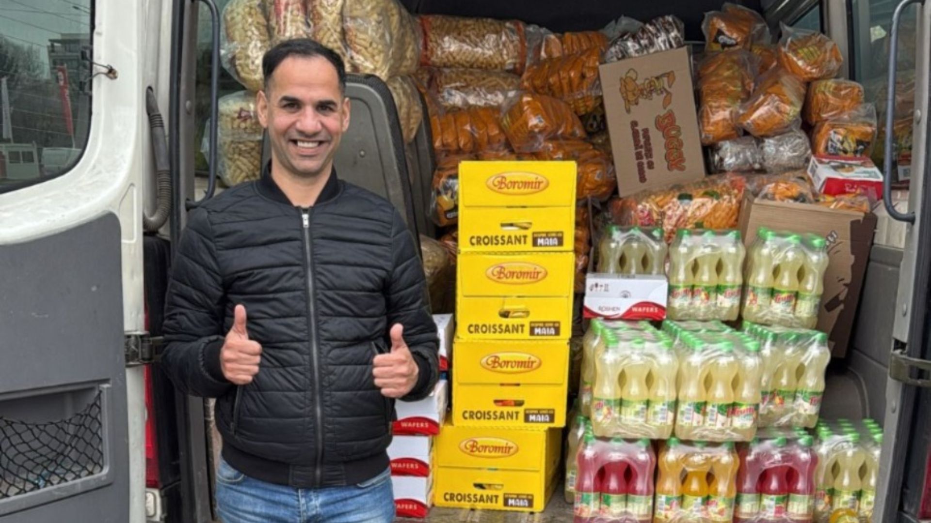 Remus barbatul crescut intr un orphanat din Cluj se pregateste sa l sprijine pe Iepuras cu cadouri pentru zeci de copii din centre FOTO