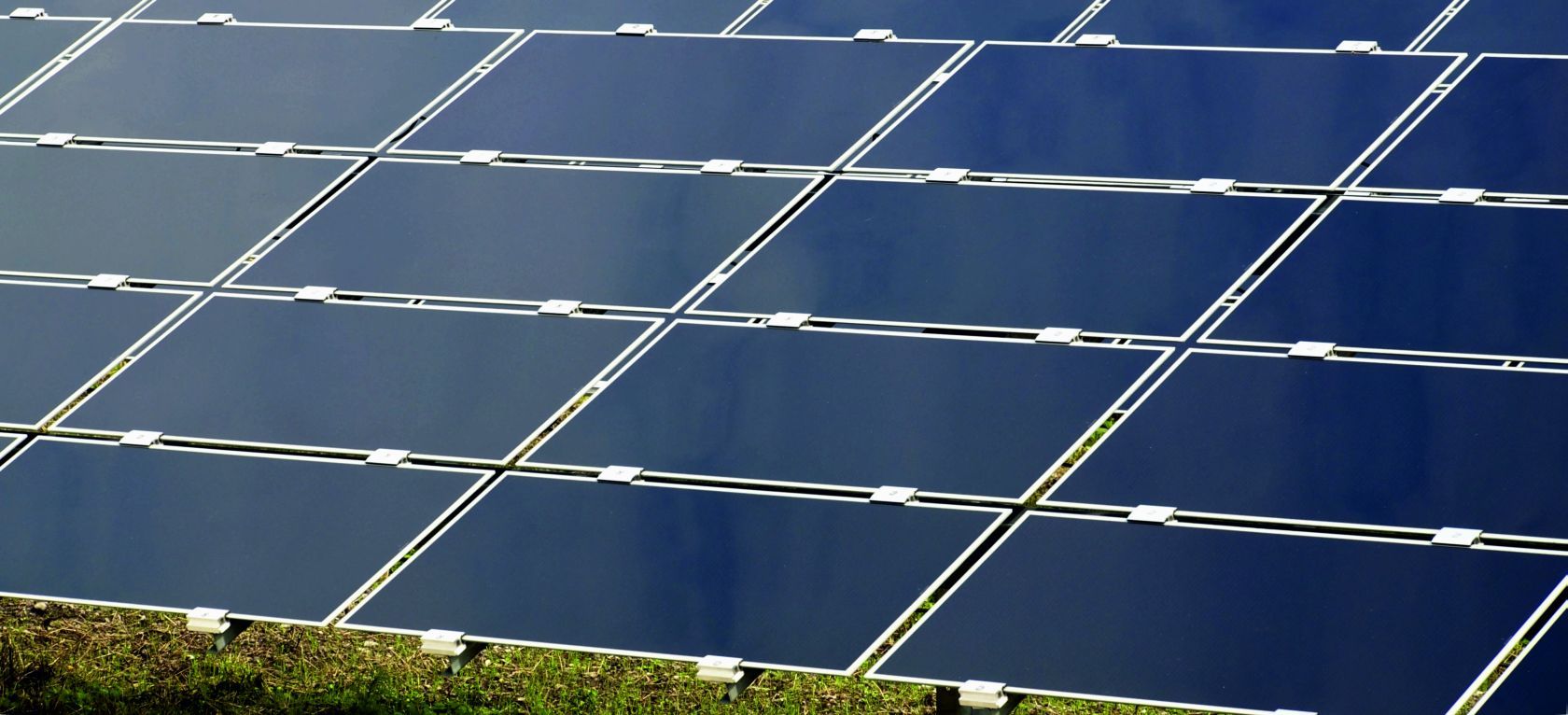 Sase barbati din Buzau si Vrancea au fost retinuti preventiv intr un caz de furt dintr un parc solar