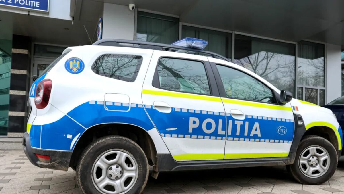 Sofer din Olt amendat pentru oprirea pe un Drum
