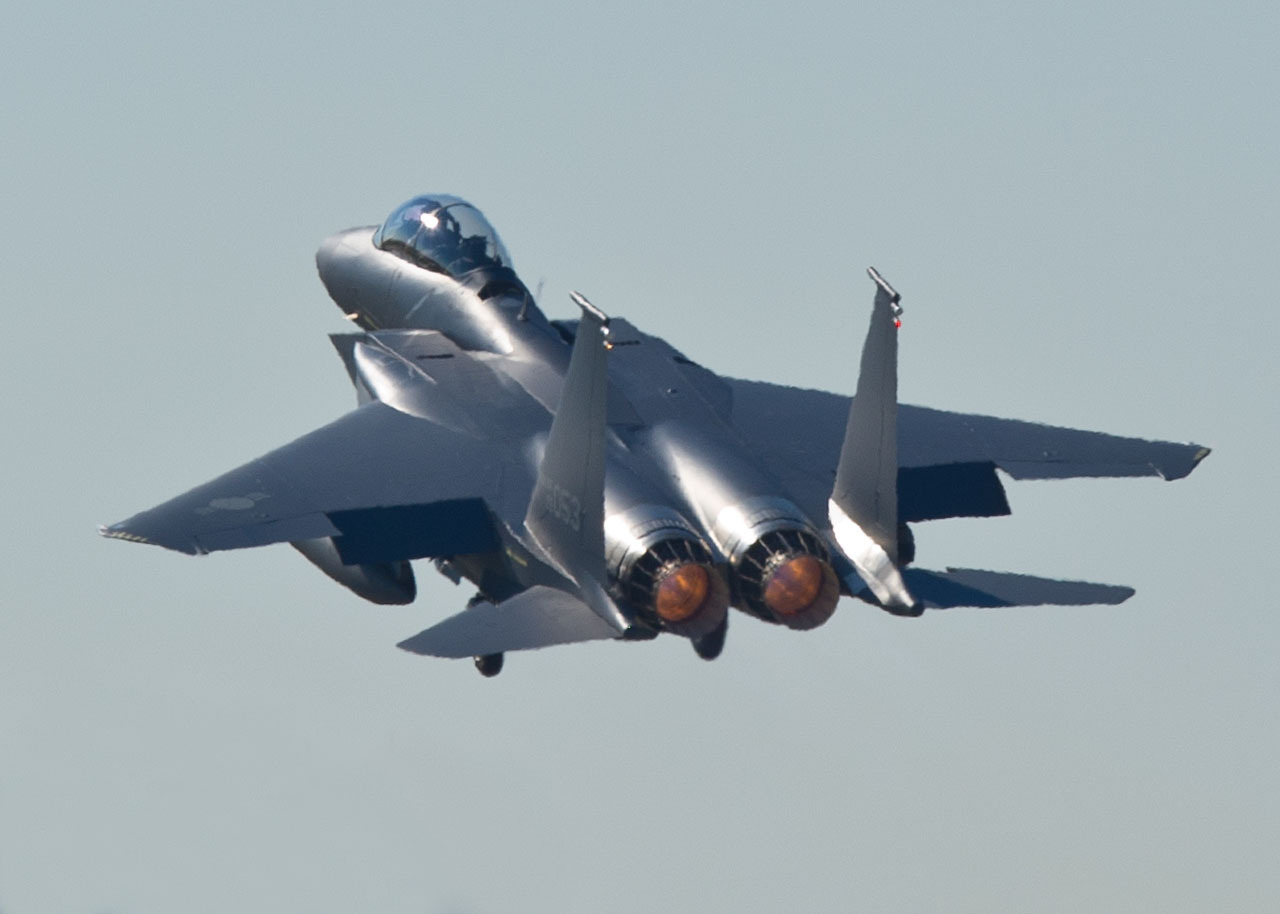 Tot ce trebuie sa stii despre avioanele de lupta F 15 Loveste inainte de a fi zarit si atinge viteze uimitoare