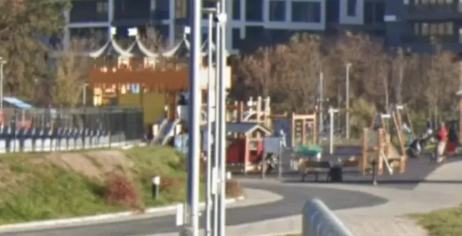 Un parc din Cluj Napoca a devenit periculos Parintii cer interventia urgenta a autoritatiilor Copiii se pot accidenta