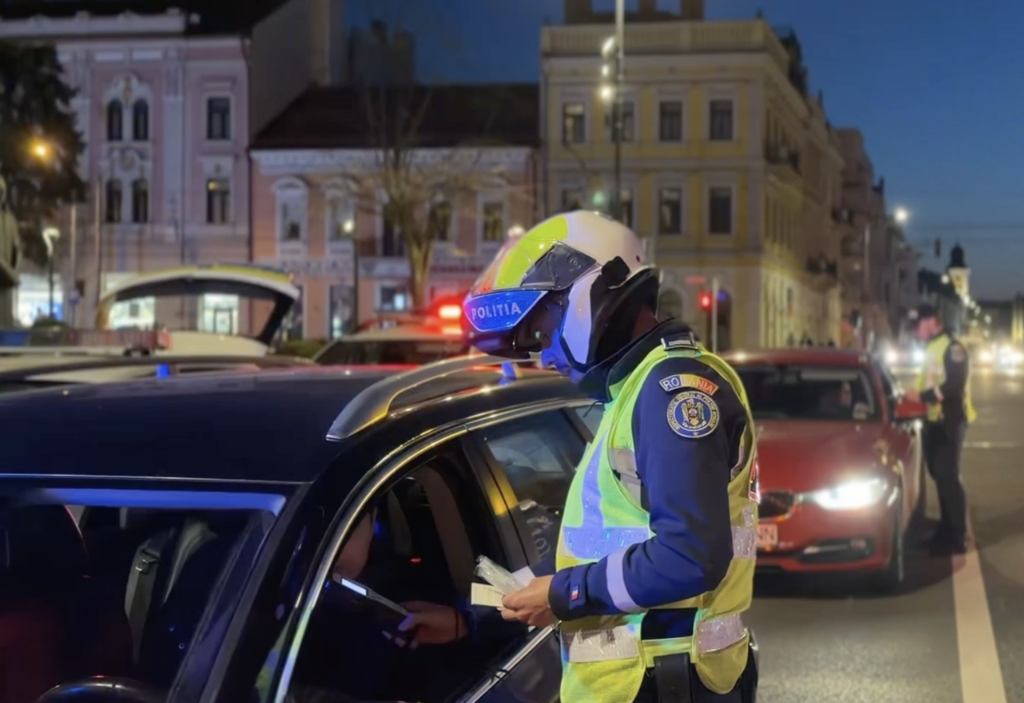 VIDEO Scene uluitoare pe drumurile din Cluj Aproape 1000 de amenzi in doar cateva zile si zeci de permise suspendate Patru soferi au dosar penal