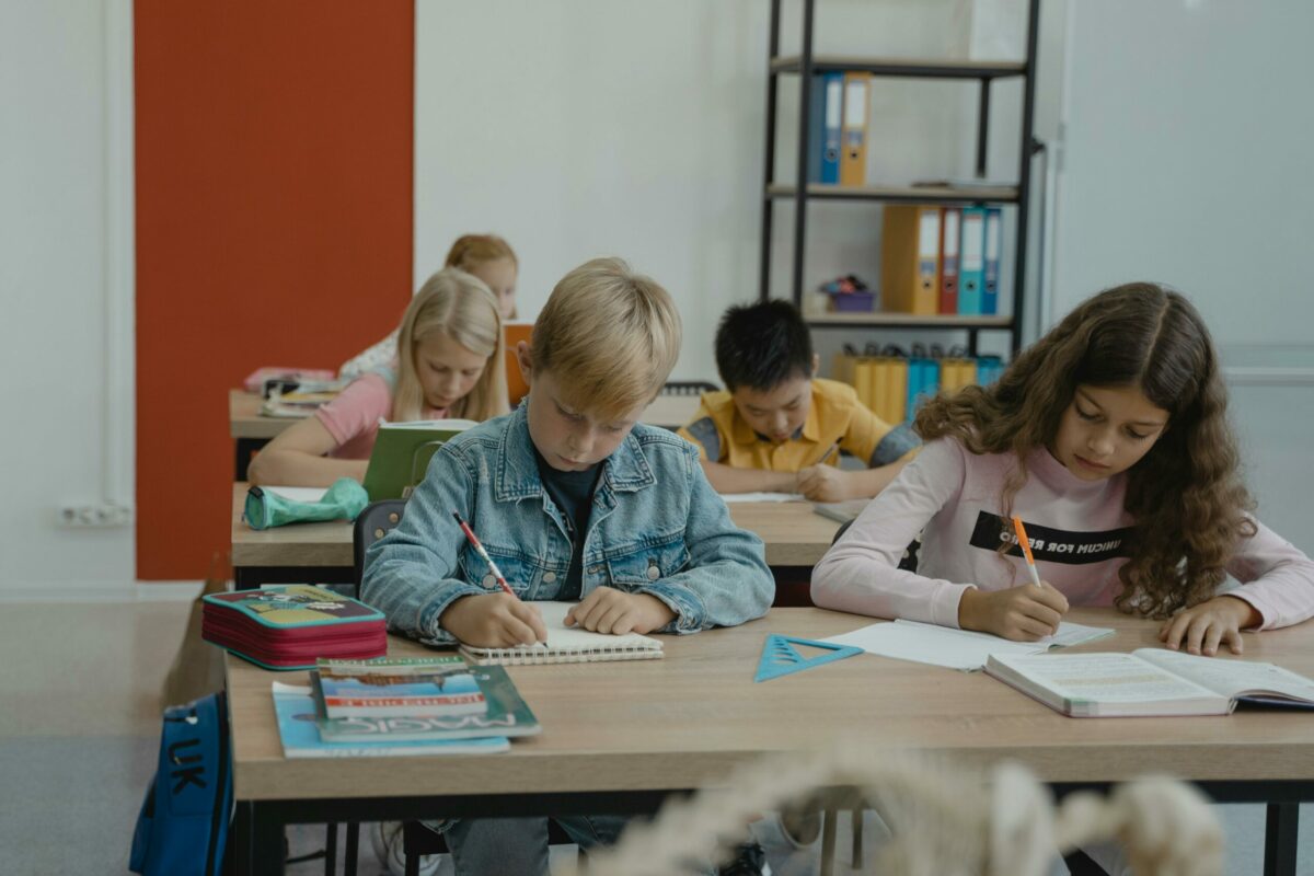 Vor fi oferite burse inainte de Paste Raspunsul care va dezama gi elevii