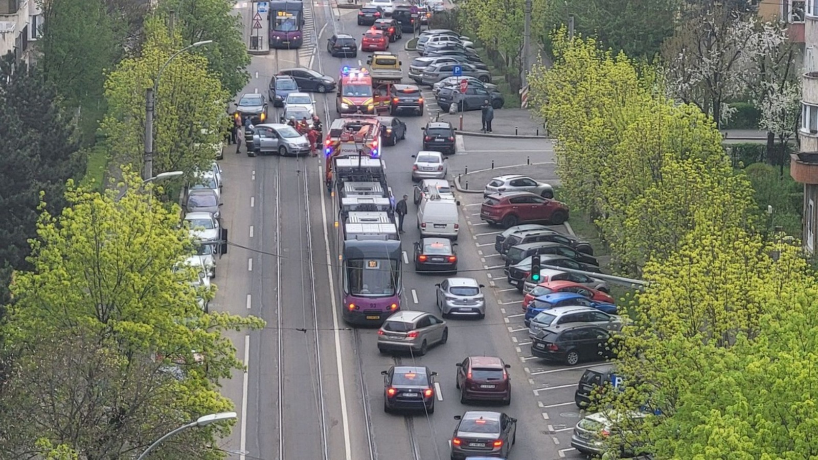 cum s a petrecut accidentul din cluj napoca in care doua femei si o fetita de 11 ani au fost transportate la spital o soferita nu a acordat prioritate la intersectie