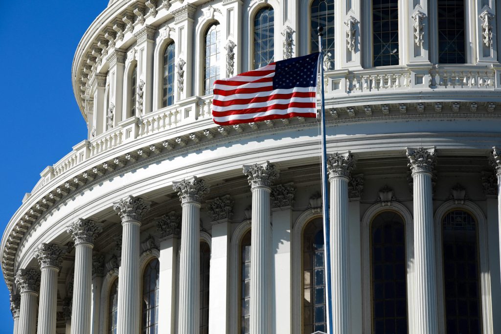 demisii in congresul sua doi congresmeni isi dau demisia in urma unor acuzatii serioase de abuz