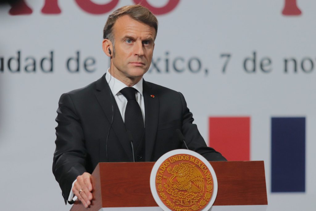 reactia energica a presedintelui francez macron dupa comentariile jignitoare ale lui trump referitoare la el si sotia sa