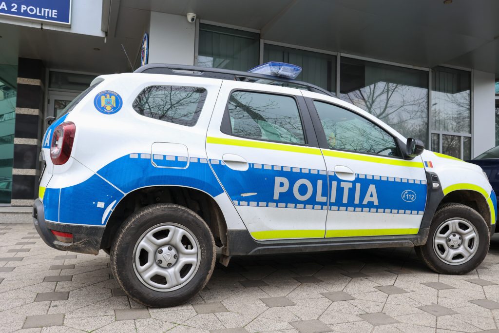 sofer urmarit in trafic pe strazile capitalei un politist a fost ranit