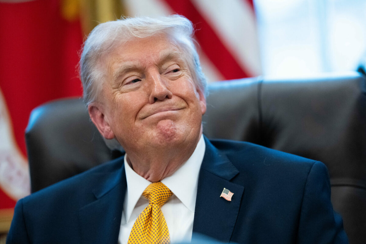 Administrația Trump creează un fond de 1,776 miliarde de dolari pentru sprijinirea aliaților președintelui 2 Administratia Trump creeaza un fond de 1776 miliarde de dolari pentru sprijinirea aliatilor presedintelui