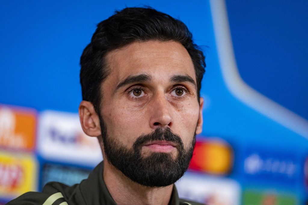Antrenorul echipei Real Madrid reactioneaza la critici Nu suntem fara titluri de 50 de ani