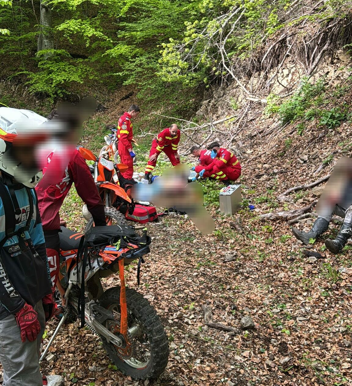 Bistrița-Năsăud: Tânăr de 19 ani decedat în urma unei căderi cu motocicleta într-o prăpastie 3 Bistrita Nasaud Tanar de 19 ani decedat in urma unei caderi cu motocicleta intr o prapastie