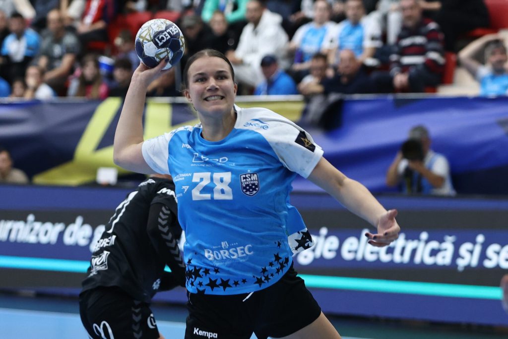 CSM Bucuresti invinge echipa de pe ultimul loc si revine pe prima pozitie in Liga Florilor la handbal feminin