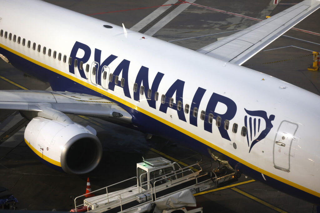 Care sunt primele companii aeriene low cost care vor decide sa reduca zborurile din cauza majorarii preturilor combustibilului pentru avioane