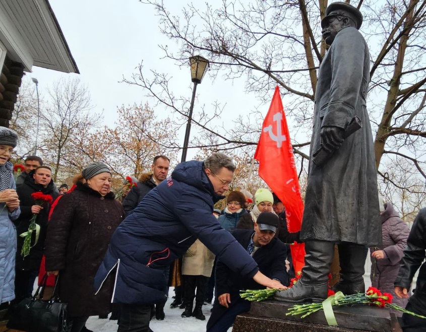 Cine este guvernatorul rus care se inspira din Stalin si Ivan cel Groaznic statuie restrictii si nostalgie sovietica