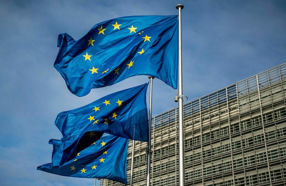 Comisia Europeana reactioneaza dupa ce Trump a anuntat taxe de 25 pentru masinile din UE