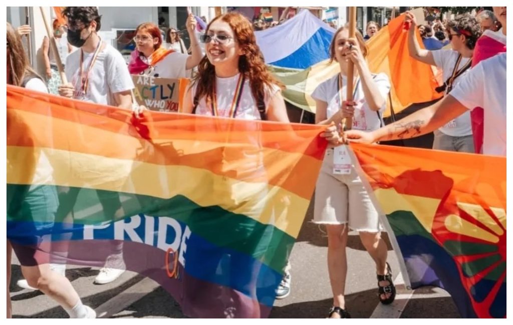 Comunitatea LGBT se intoarce in strada la Cluj Napoca Dorim sa aducem din nou culoare si bucurie pe strazi