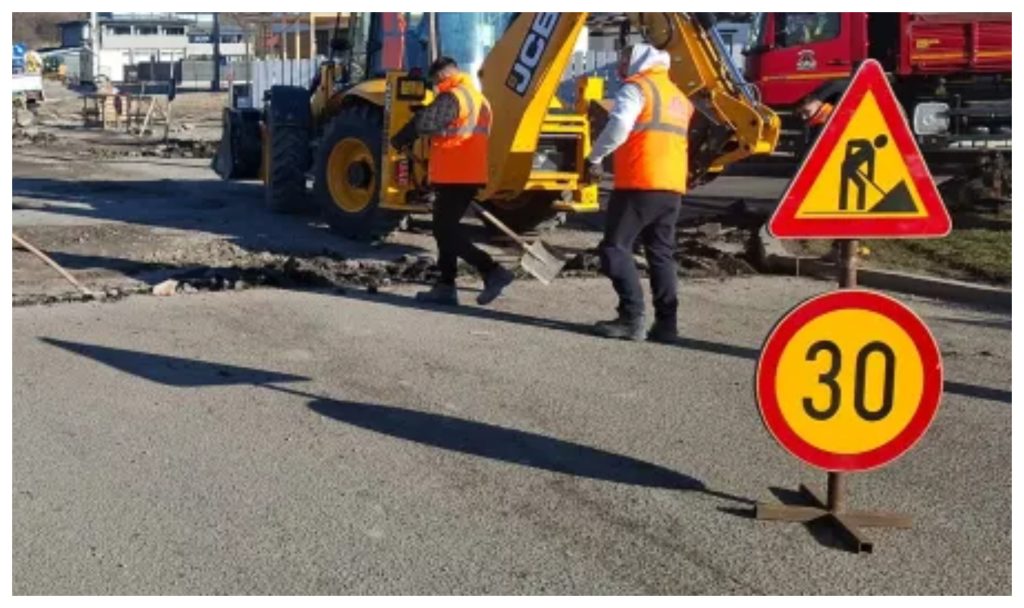 Cosmar pentru locuitorii din Borhanci O strada este plina de praf si noroi din cauza lucrarilor A devenit aproape imposibil de folosit in ultima vreme
