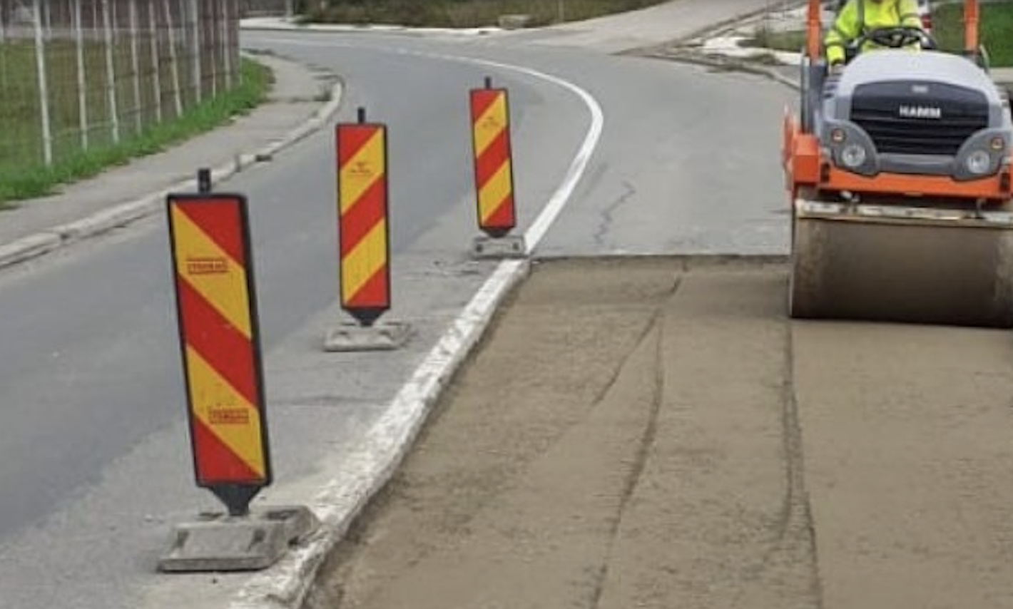 Drumuri județene din Cluj, reparate cu rapiditate! CJ a încheiat 13 contracte pentru aproape 100 de kilometri: Lucrările vor demara în curând. 2 Drumuri judeene din Cluj reparate cu rapiditate CJ a incheiat 13 contracte pentru aproape 100 de kilometri Lucrarile vor demara in curand
