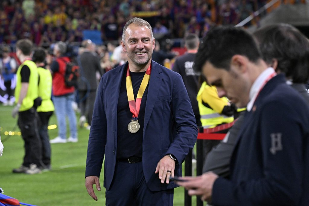 Hansi Flick si a prelungit contractul cu Barcelona pana in 2028