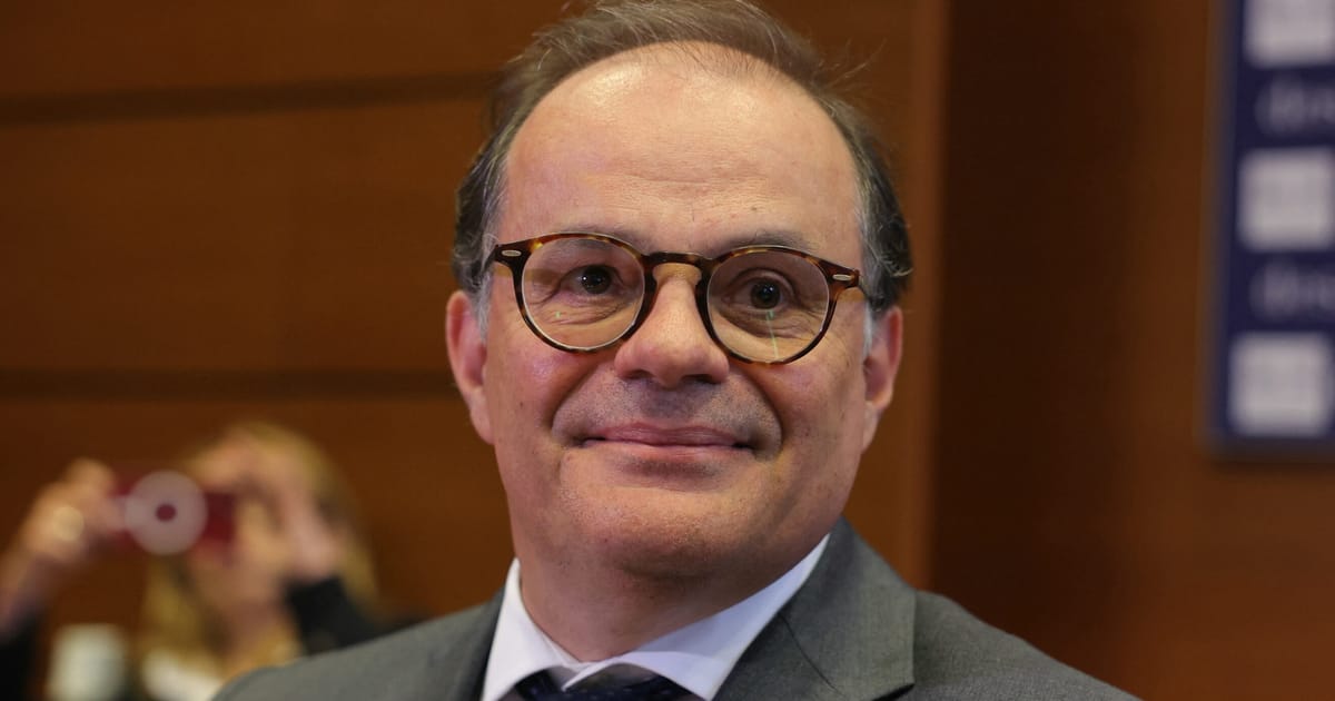 Legiuitorii confirmă numirea lui Macron în fruntea Băncii Franței 2 Legiuitorii confirm numirea lui Macron n fruntea Bancii Franei