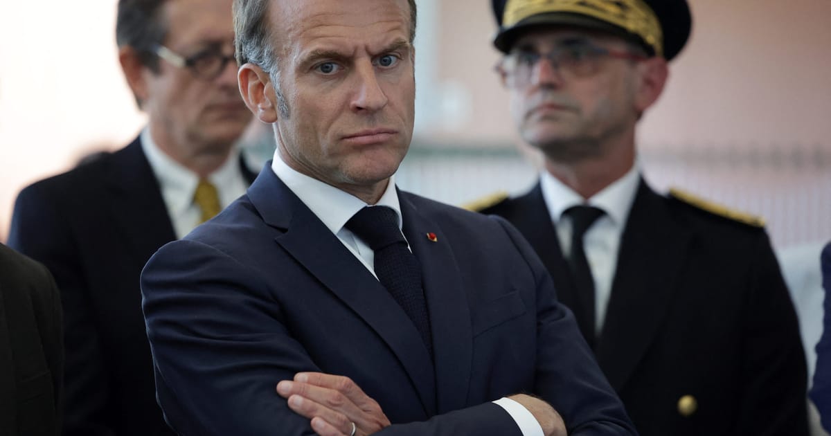 Macron numele este un nou sef de cabinet iar fostul sau asistent isi doreste o functie la Banca Frantei