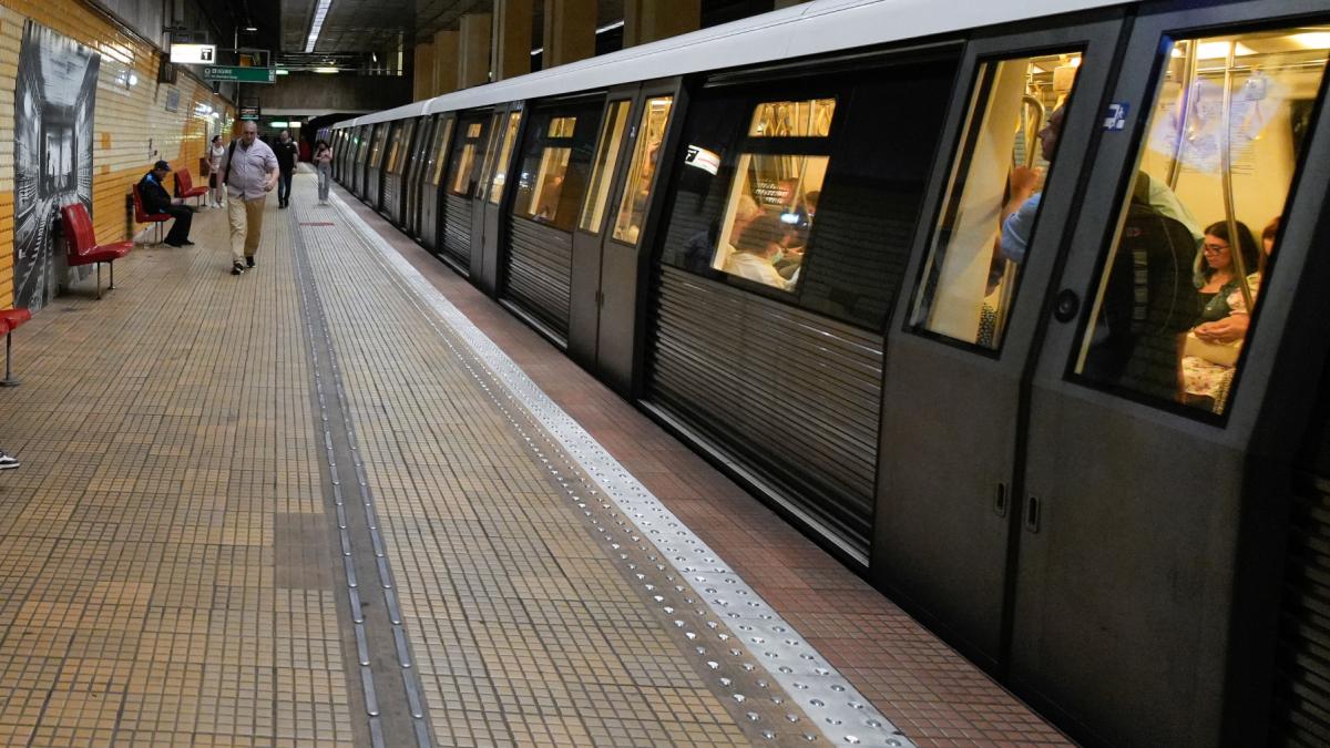 Majorarea tarifelor de la metrou anulata Se cere demiterea conducerii Metrorex Miruta si au triplat