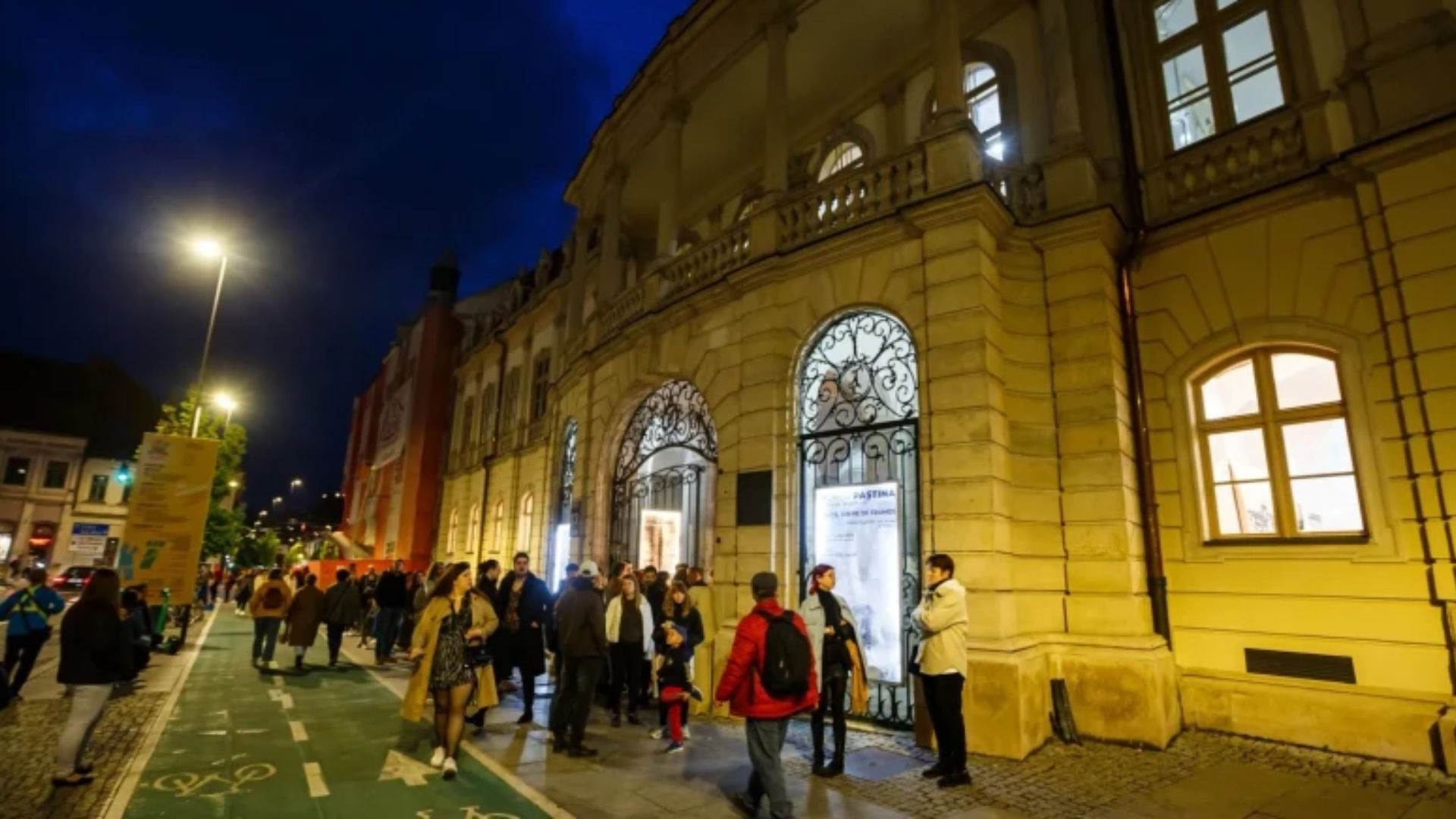 Noaptea Muzeelor la UBB: 10 muzee vor fi deschise simultan pentru clujeni. Cei interesați de știință și artă nu trebuie să piardă această oportunitate. 2 Noaptea Muzeelor la UBB 10 muzee vor fi deschise simultan pentru clujeni Cei interesati de stiinta si arta nu trebuie sa piarda aceasta oportunitate