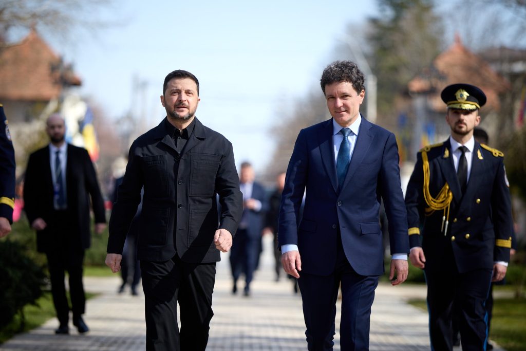 Presa maghiara Bucurestiul a demarat o competitie intensa de inarmare