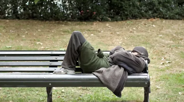 Probleme in Parcul Central din Cluj Napoca Cetatenii cer interventia Politei Locale S au instalat acolo